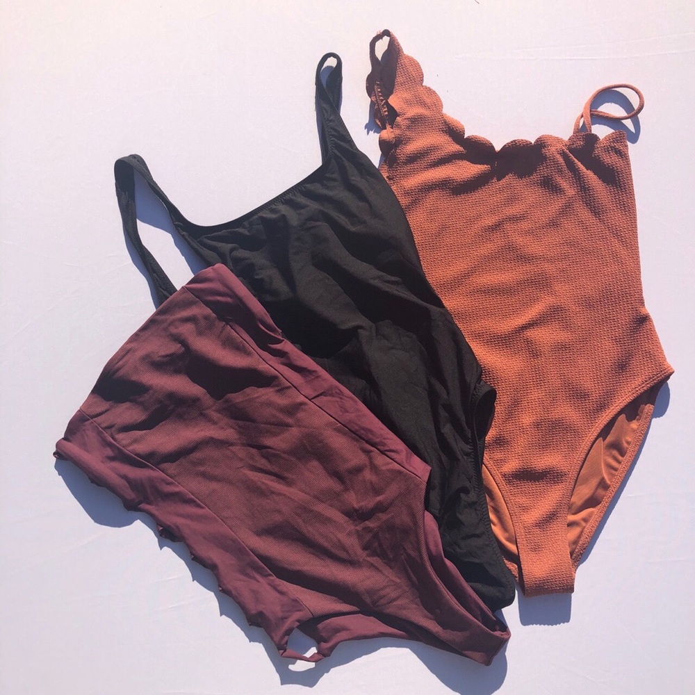 one piece swim suit bundle!! 👙